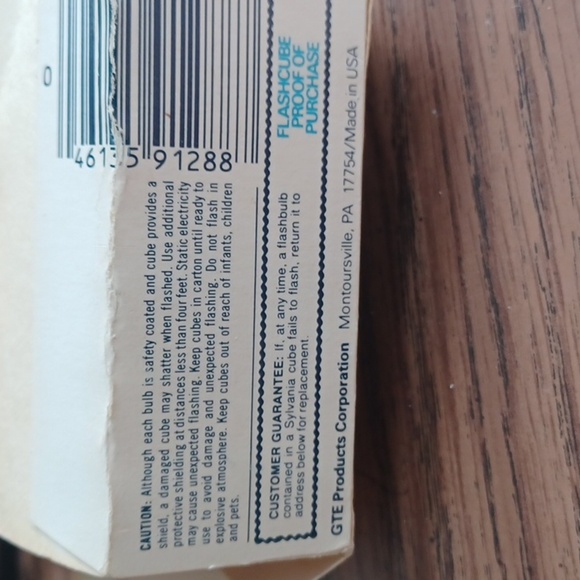 Sylvania Magic Cubes for Camera Flash 3 Cubes/12 Flashes - Picture 5 of 5